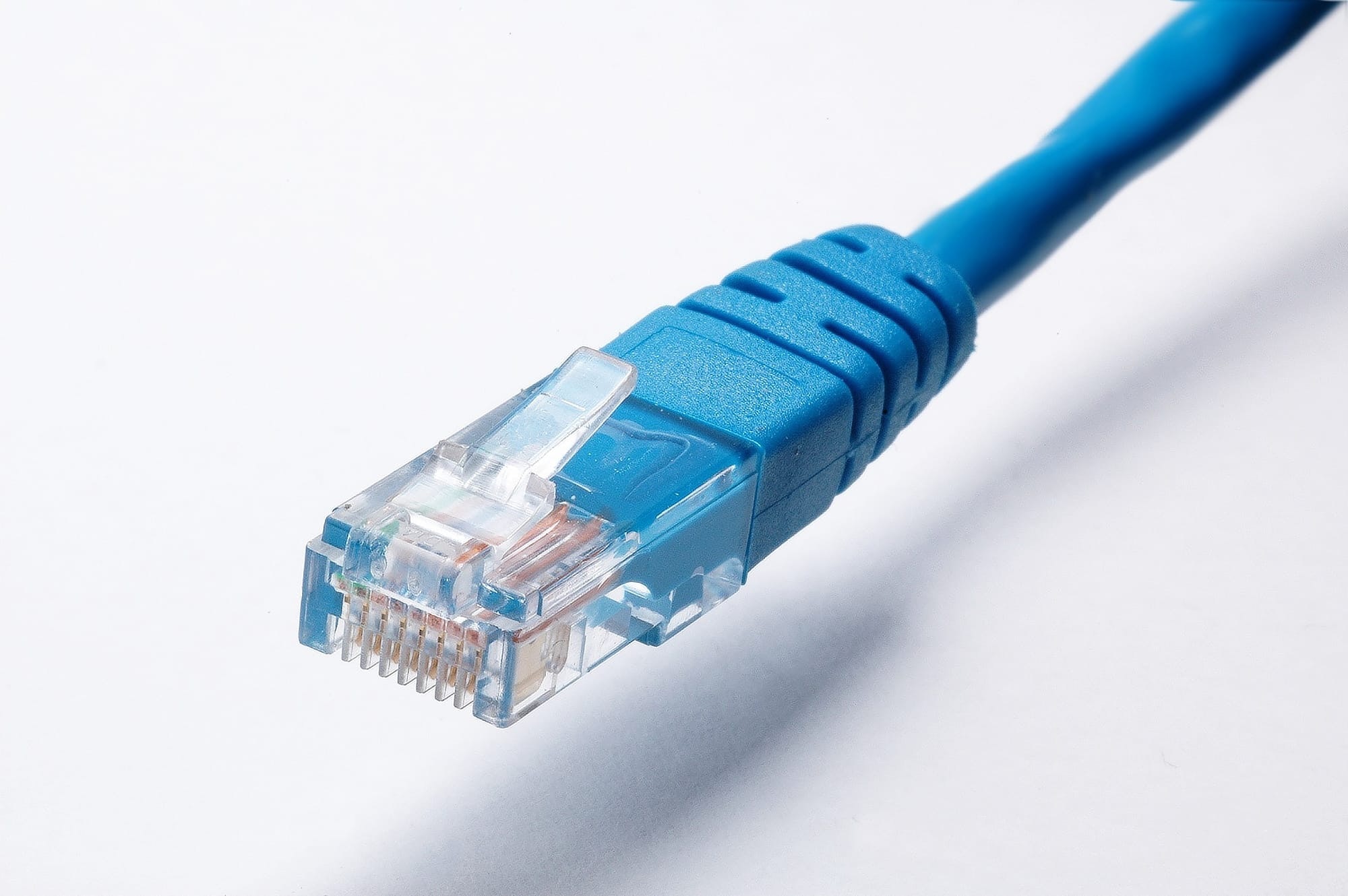 Pozłacane końcówki w kablu HDMI – czy warto wybrać?